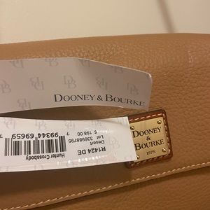 Dooney and Bourke crossbody purse